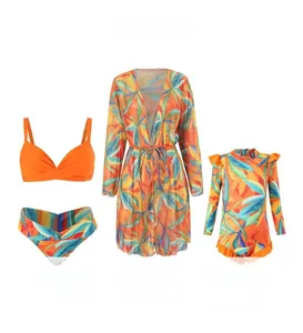 Ensemble bikini trois pièces à imprimé palmier et maillot de bain assorti pour enfant