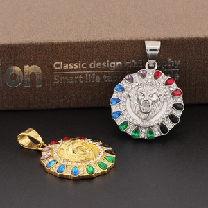 Hip-Hop-Löwenkopf-Anhänger in Gold und Silber mit bunten Zirkonia und Kristalleinlagen