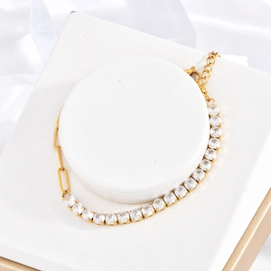 Gold stainless steel bracelet with square cubic zirconia and paperclip chain links
