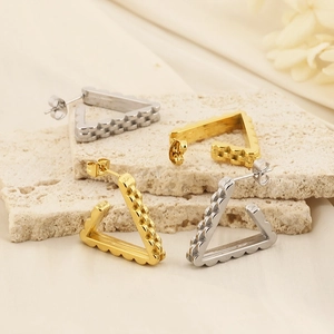 Vintage stainless steel U-shaped triangle earrings in gold and silver metal finishes
