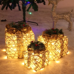 Christmas Glowing Gift Boxes Decoration Iron Mesh LED Light Ornaments With Bow Pine Needle Berry Holiday Scene Prop