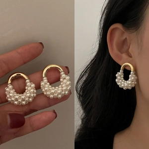 Boucles D'Oreilles Créoles Géométriques En U Avec Fausses Künstliche Perles Blanches Et Tige En Argent Pour Femmes Bijoux