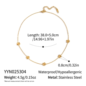 Detailed view of gold flower necklace in stainless steel with measurement annotations