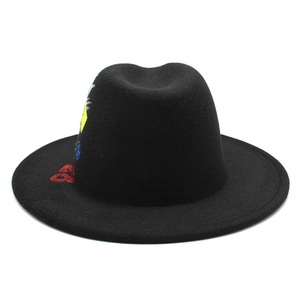 Cappello fedora nero in lana con motivo artistico astratto colorato stile graffiti