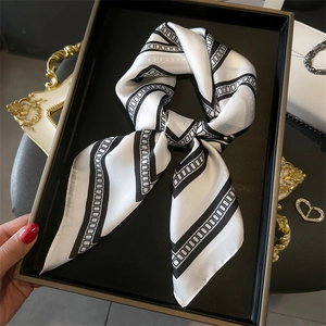 French Luxury Satin Square Scarf Elegant Chain Geometric Print Neck Scarf For Women Chic Satin Feeling Headscarf