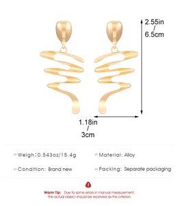 Detailed view showing dimensions and weight of gold spiral lava heart earrings