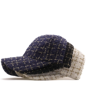 Casquette de baseball en tweed avec fils dorés en noir, bleu marine et crème