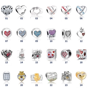 Cuadrícula detallada de 24 dijes y cuentas de plata de ley 925 variados con colores