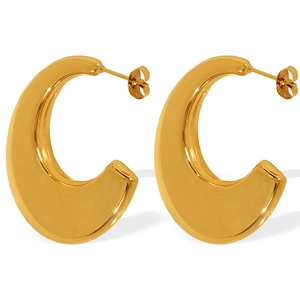 Elegant 18K gold plated titanium steel C-shaped oval hoop earrings with polished finish