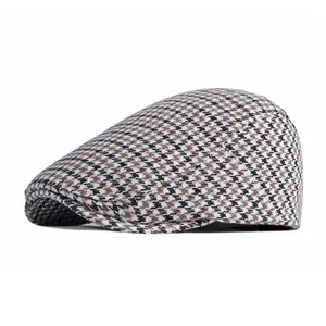 Béret classique à motif pied-de-poule noir, blanc et marron pour la mode d'hiver