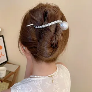 Elegant geometric hair pin with gradient white pearls on silver metal base for women