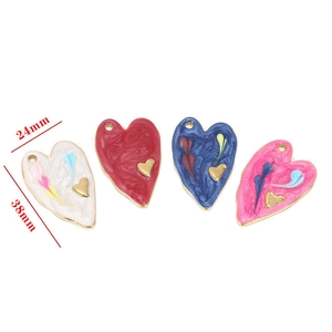 Colorful oil-drip heart pendants in white, red, blue, pink for DIY necklace making
