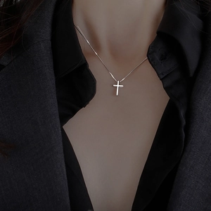Minimalist Cross Pendant Necklace Elegant Copper Venetian Chain High Polish Silver Plated Clavicle Jewelry For Women Girls