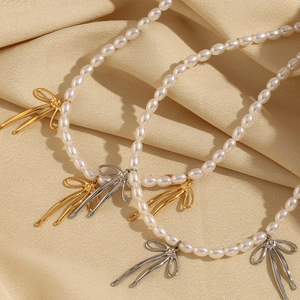 Collier Pendentif Noeud Papillon Acier Inoxydable Plaqué Or 18K Imitation Künstliche Perle Élégant Mode Pour Femmes