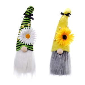 Set di gnomi di peluche per la festa delle api con girasoli e cappelli a strisce