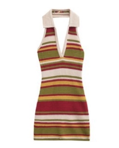 Dettaglio della maglia di un mini abito a righe colorate con scollo all'americana