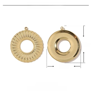 Dimensions détaillées du pendentif rond en acier inoxydable martelé de 27mm de diamètre