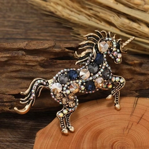 Vintage Animal Brooch Pin Retro Alloy Rhinestone Unicorn Horse Corsage Accessories For Banquet Party Daily Women Men Jewelry