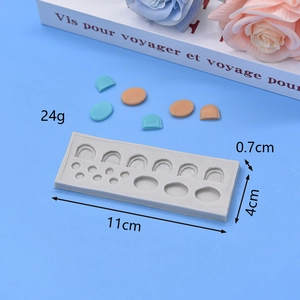 Silicone baking mold for animal face fondant cake decorations with size measurements