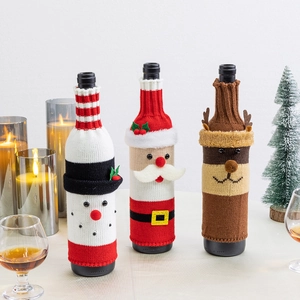 Copribottiglie di vino natalizi in maglia con Babbo Natale, pupazzo di neve e renna