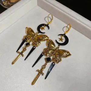 Boucles d'oreilles papillon vintage avec lunes étoiles et pendentifs d'épée en or