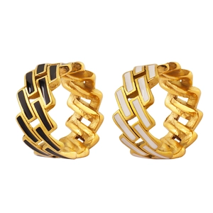 Elegant gold chain texture hoop earrings with black and white drip oil finish accents