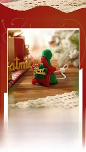 Détail du chapeau de Noël vert à paillettes pour chats et chiens avec broderie