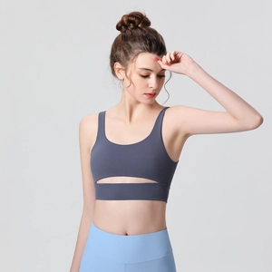 Soutien-gorge de sport gris à maintien élevé et pantalon de yoga côtelé bleu ciel chic