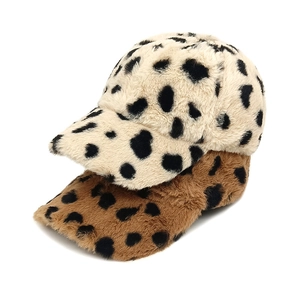 Casquette de baseball d'hiver pour femme en fausse fourrure léopard beige et marron