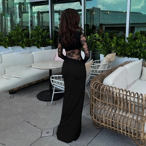 Élégante robe longue moulante noire en dentelle avec dos nu et manches longues pour femme