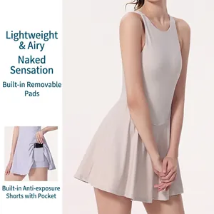 Robe de tennis pour femme couleur avoine avec short intégré et coussinets amovibles