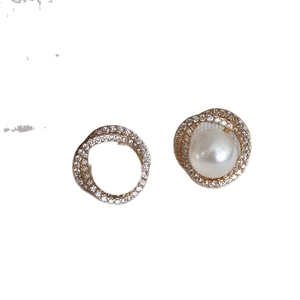 Elegant gold geometric earrings with sparkling zircon and round white pearl accents