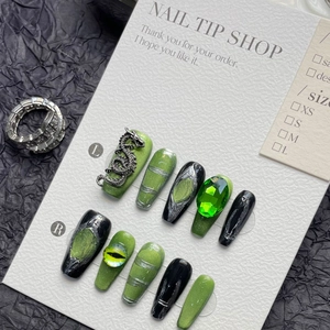 Handgefertigte Press On Nägel 3D Silberdrache Grüner Edelstein Drachenauge Lange Sargform Dunkler Gotischer Stil Für Frauen