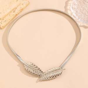 Elegante cintura elastica in metallo argento con fibbia a forma di foglia per donne