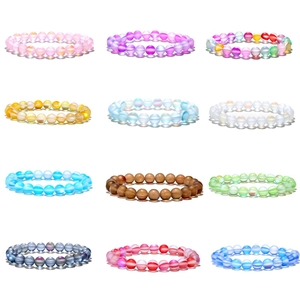 Matrixansicht von 12 farbenfrohen matten Mondstein-Perlenarmbändern mit elastischem Band
