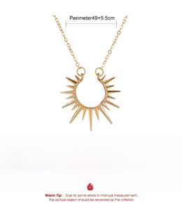 Tableau détaillé des tailles pour le collier pendentif tournesol doré avec mesures