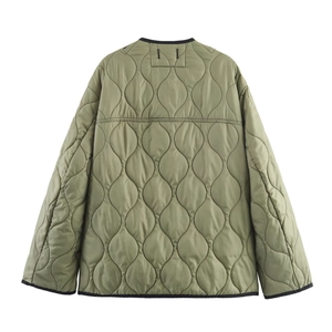 Army green reversible quilted jacket for women with gourd-shaped stitching pattern