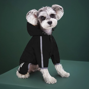 Imperméable complet pour chien avec bandes réfléchissantes et capuche cordon en noir