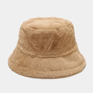 Detailaufnahme von khakifarbenem Angora-Imitat Fischerhut mit weicher Plüschstruktur