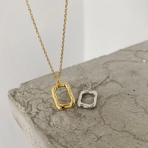 Minimalist S925 silver irregular rectangle pendant necklace in gold and silver finish