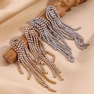 Boucles d'oreilles élégantes à pampilles en plaqué or 18 carats et argent avec zircons