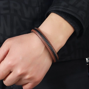 Men's retro braided leather bracelet in black and brown with magnetic buckle closure
