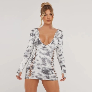 Robe Mini Bodycon À Manches Longues Tie Dye Sexy Découpée À Lacets Col En V Profond Trou Pour Le Pouce Modal Polyester