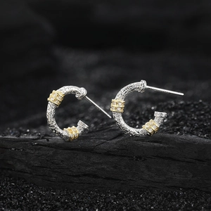 S925 sterling silver C-shaped floral engraved hoop earrings with gold-plated accents