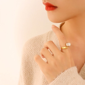 Vintage style gold-plated titanium ring with white shell inlay for women