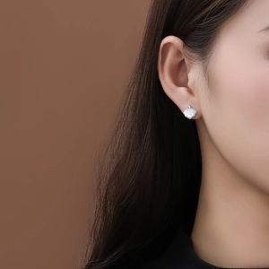 Elegant S925 sterling silver ginkgo leaf earrings with white mother of pearl inlay