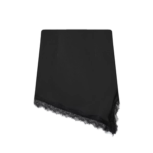 Gonna midi in raso nero da donna con orlo irregolare e bordo in pizzo nero delicato