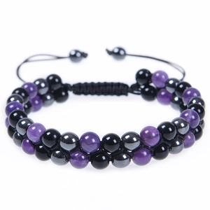 Detail von 8mm Amethyst und magnetischem schwarzem Stein zweilagigem verstellbarem Armband