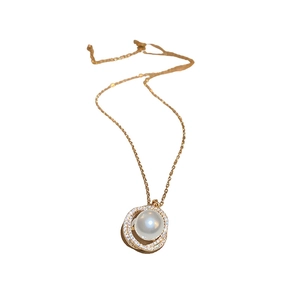 Parure élégante en acier doré avec pendentifs perles rondes et cercles sertis de zircons