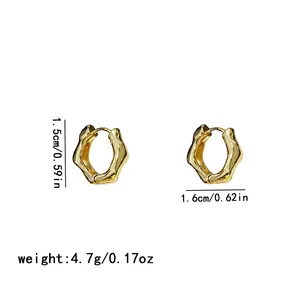 Spécifications de taille détaillées des boucles d'oreilles cœur dorées et perles